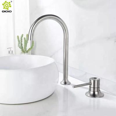 China Modern Brushed Hot And Cold 304 Stainless Steel Deck Mounted Kitchen Faucet for sale