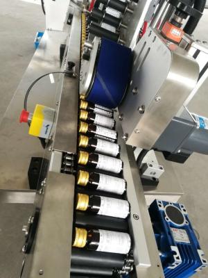 China Full Automatic Labeling Machinery Horizontal Type For Elongated Circular Labeling for sale