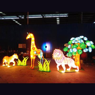 China Festival Silk Chinese Cartoon Lantern Decoration Lantern Cloth Animal Silk Lantern for sale