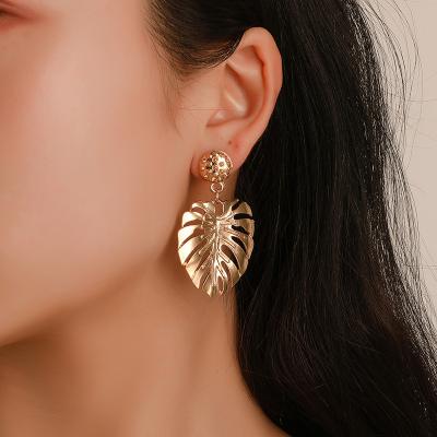 China 2021 CLASSIC duoying arete hawaii earring gold plated monstera palm leaf earrings wholesale hawaiian jewelry for sale