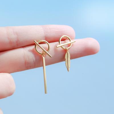 China Minimalist Silver Feather Earring Charm 925 Sterling Silver Earrings Mismatch Gold Plated Earrings for sale