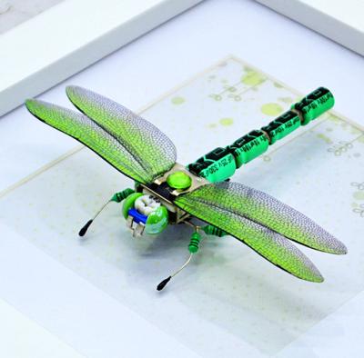 China Living Room Art Dragonfly Insect Art Recycled Circuit Board For Nerd Geek Scientist Friend Eco Friendly Gift for sale