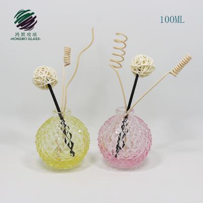 China Recyclable Material 100ml Pineapple Shaped Glass Aroma Reed Diffuser Bottle for sale