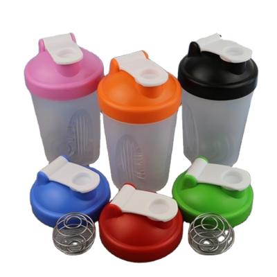 China QM 400ml Viable Outdoor Portable Plastic Shaker Water Bottle Protein Shaker Bottle Gym With Ball for sale