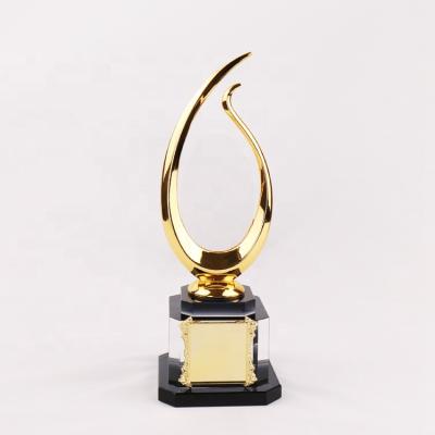 China China MH-J0102 pujiang k9 crystal award trophy wholesale awards ceremony souvenir metal crystal trophy for sale