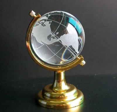 China MH-L009 Europe fashion wedding table gifts/decoratiion crystal ball with world map world crystal globe for sale