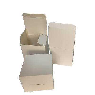 China Custom Recyclable Biodegradable White Printed Ad Box 350g White Card Box for sale