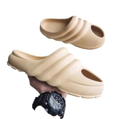 China Exquisite yeezy slippers fashion trend design colorful yeezy slippers black brown yeezy slippers for sale