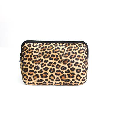 China Fashion Leopard Printing Large Makeup Bag Toiletry Bag For Women Cosmetic Pouch for sale