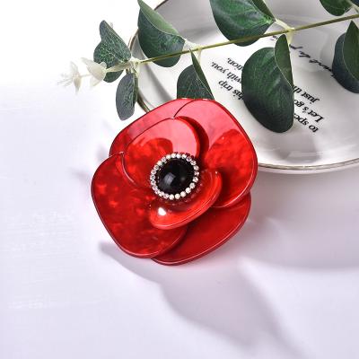 China Fashion Clothing Customizable Women's Styles Diamond Crystal Flower Brooch Acrylic Rhinestone Brooches for sale