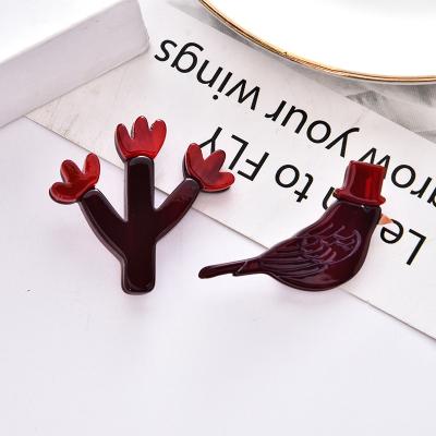 China Customizable Color Styles Wholesale Creative Wild Animal Cactus Bird Acrylic Brooch Pin Cute Female Fashion Accessories for sale