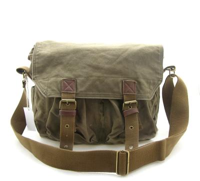 China Shoulder Bag 2361 Shoulder Bag Army Green Canvas Men Day Bag For School for sale