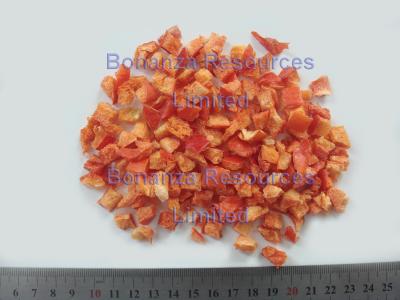 China Backpacking Food Freeze Dried Red Bell Pepper Sweet Pepper 9*9 mm for sale