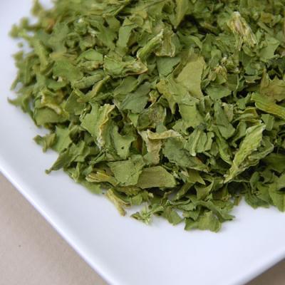 China Dried Vegetables Air Spinach Flakes Dehydrated Vegetables Instant Soup Ingredient for sale