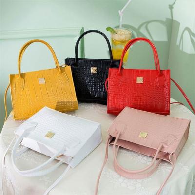 China Fashion APRIL New Arrival 2021 Simple Square Alligator Print Messenger Shoulder Bags Women Handbags Ladies for sale