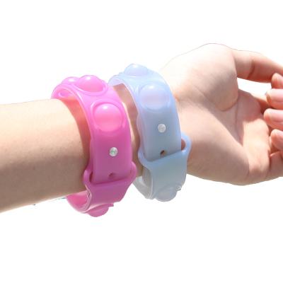 China Restless Person Sensory Toy Silicone Wristbands Wholesale Decompression Decorative Effect/Pressure Release Bangle Restless Person Adjustable Wristband For Kids for sale