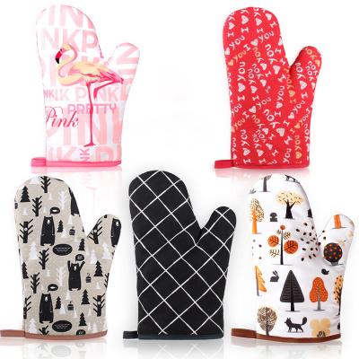 China Solid Cheap Nordic Style Microwave Oven Anti-scald Kitchen Baking Thick Heat Resistant Insulated Oven Gloves Mitts for sale