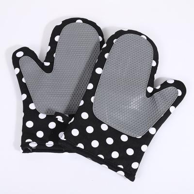 China Solid Heat And Slip Resistant 2 Set Cooking Oven Gloves Dots Design Double Silicone Oven Mitts for sale