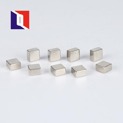 Китай Small Rectangular Neodymium Block Magnet Industrial Strong Magnetic Neodymium Magnet продается