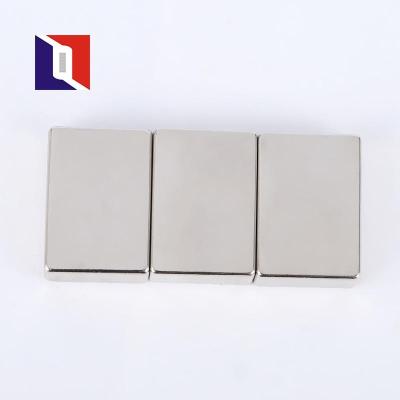 China N35 Industrial Magnet Block Neodymium Magnet Multi-use Super Strong Fridge Magnet à venda