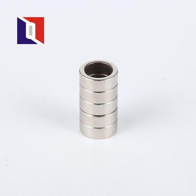 Китай Supplier Environment Friendly Gold Strong Power Neodymium Permanent Rooster Ring Magnet продается