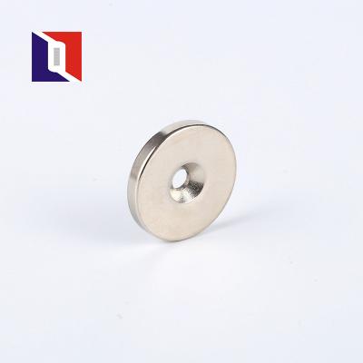 Китай Industrial Magnet Disc N52 Neodymium Countersunk Hole Strong Tiny Countersunk Magnets продается