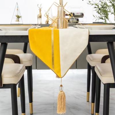 China Hot Selling Luxury Velvet Velvet Table Runner Gold Leather Patchwork Table Runner for sale