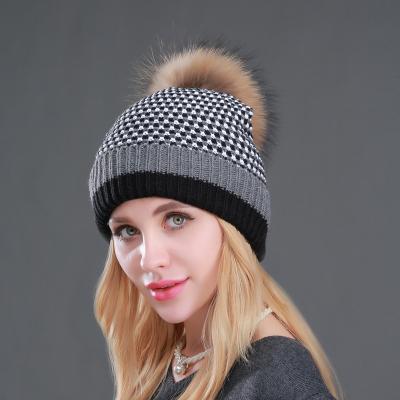 China 2021 New Arrival Female Dobby Winter Knit Cashmere Beanie Beanie Hats Winter Hat Square Smile Face Pink Fox Raccoon Fur Ball Big Hat for sale