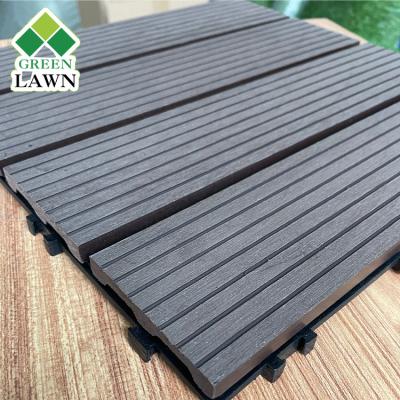 China Easy to install pp artificial grass in patio playground balcony synthetic turf lawn tiles with wood for sale