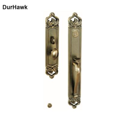 China Large European Luxury Zinc Alloy Antique Brass Main Door Handle Door Handle 70mm American Style Double Villa Exterior Doors Locks for sale