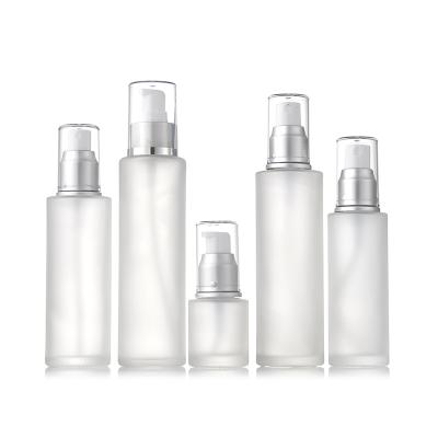 China Empty Essential Oil Bottle Small Cosmetic Portable Glass Bottle Cosmetic Sample for sale