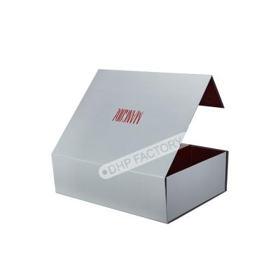 China Premium Cardboard Folding Box With Magnetic Closure Eco Friendly Texture Paper for sale