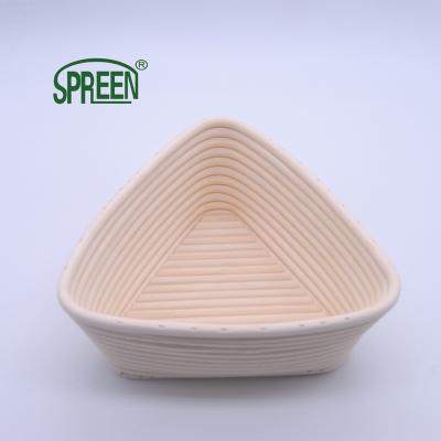 China Natual Viable High Quality Handmade Rattan Triangle Bread Basket for Women Baking and Postry Tools Wholesale for sale