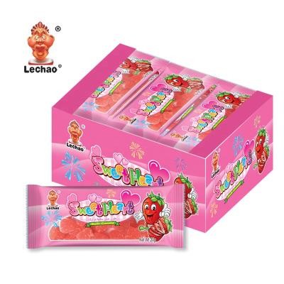 China Natural Strawberry Jelly Candy Sweetheart Halal Soft Candy Heart Shaped Gummy Candy en venta