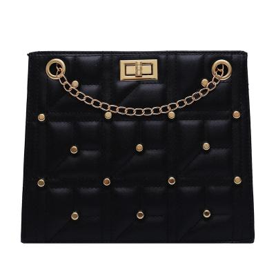 China High Quality High Quality Female Cross - Body Fashion Ladies Handbags Rivet Chain Shoulder Bag Design for sale