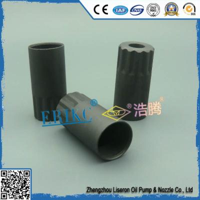 Chine Écrou diesel d'injecteur de Denso et rail commun maintenant l'écrou E1022001, écrou de bec d'injecteur de moteur de carburant pour la machine de voiture à vendre