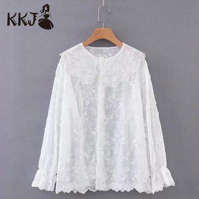 China 2019 Summer New Long Sleeve Beautiful Lace White Blouses Women's Cool Embroidery Anti-pilling Shirt for sale