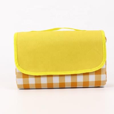 China Multi-person Gemutlichen Picknick Foldable Yellow Water Proof Picnic Mat Family Expenses To Accept Customize for sale