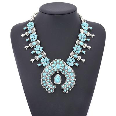 China Heart Turquoise Alloy Charm Luxury Fashion Necklaces Fashion Wedding Jewelry Big Flower Bohemian Statement Pendant Necklaces For Women for sale