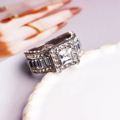 China 2021 Fashions New Hot Selling FASHIONABLE Crystal Gorgeous Cut Rhinestone White Gemstone Princess Proposal Wedding Jewelry Rings Women for sale