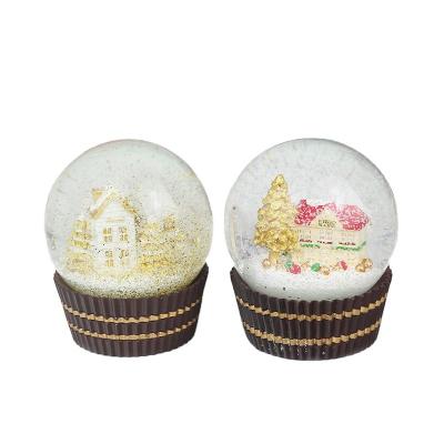 China Custom Europe Decoration Souvenir Gifts Polyresin Water Snowball Glass Snow Dome Snow Globe for sale