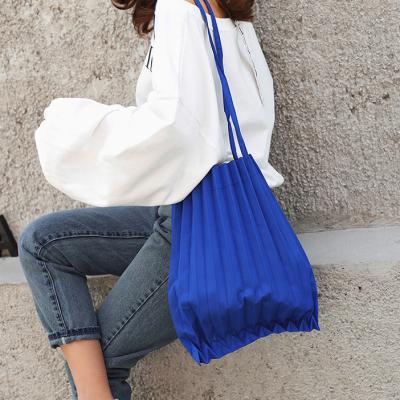 China Fashion Casual Polyester Pleated Single Shoulder Eco Pleated Reusable Foldable Shopping Bag Tote Bag for sale