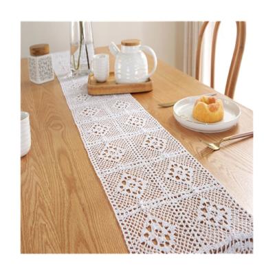 China T002 Durable handwoven table runner natural macrame cotton lace table runners tablecloth with tassels for wedding reception for sale