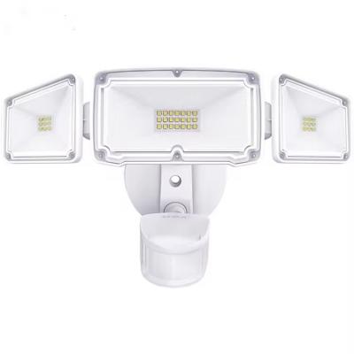 China 20w 28w 39w Garden 3 Head Led Security Lights Motion Sensor Outdoor Adjustable Led Flood Light Ip67 For Outdoor for sale