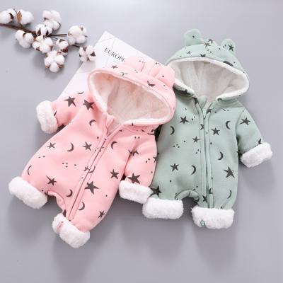 China Cute 100% Cotton Cartoon Newborn Baby Clothes Lovely Dots Toddler Thicker And Warmer Autumn And Winter Long Sleeve Rompers for sale