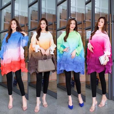 China Anti-Wrinkle Miyake Pleated Korean 2022 Spring Summer Women's Rainbow Gradient Tops Plus Size Full Diamond Pleated Loose Casual T-shirt for sale