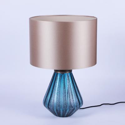 China Modern China Factory Wholesale Bedside Table Lamp Modern Retro Table Light for sale