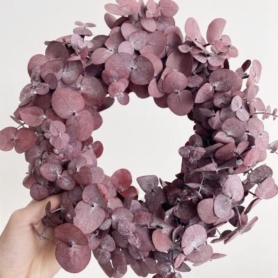 China Eucalyptus Garland Red Eucalyptus Wreath from Front Door Wholesale Customized Preserved for Home Wedding Decor for sale