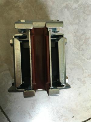 China Rated Speed 2.0m/S 16mm Elevator Guide Shoe Mitsubishi Lift Parts for sale