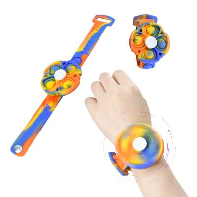 China Wearable Dye Silicone Sensory Link Toy Dimple Flower Shape Bubble Bump Spinner Spinner Simple Push Noise Bracelet For Stress Relieve for sale